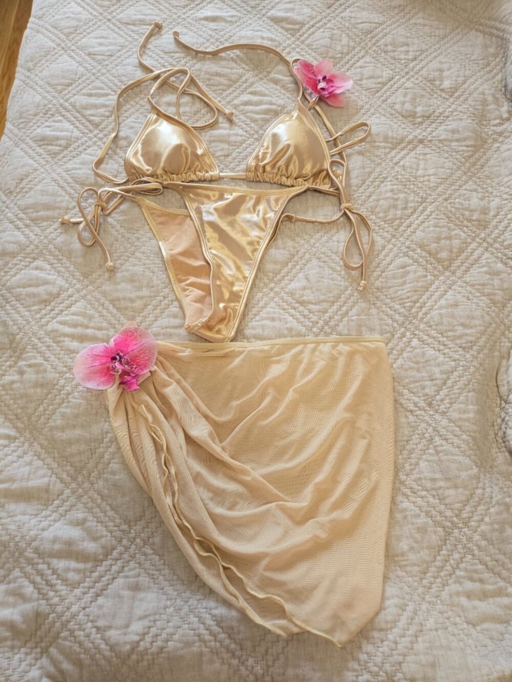 NWOT 3-piece swimsuit, size Medium